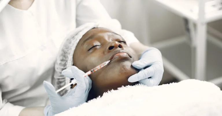 avis d'un dermatologue expert sur les soins de la peau, traitements et conseils personnalisés pour une peau saine et éclatante.