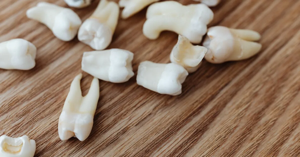 découvrez nos dents en résine dentaire de haute qualité, idéales pour restaurations durables et esthétiques en prothèses dentaires.