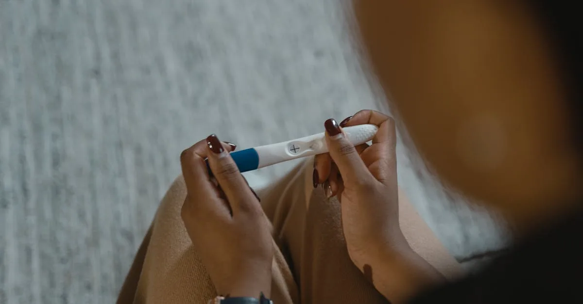 découvrez les causes possibles d'un test de grossesse négatif alors que vous êtes enceinte, et les conseils pour interpréter correctement les résultats.