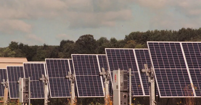 découvrez nos panneaux photovoltaïques haute performance pour une énergie solaire durable et économique. optimisez votre consommation énergétique grâce à nos solutions innovantes.