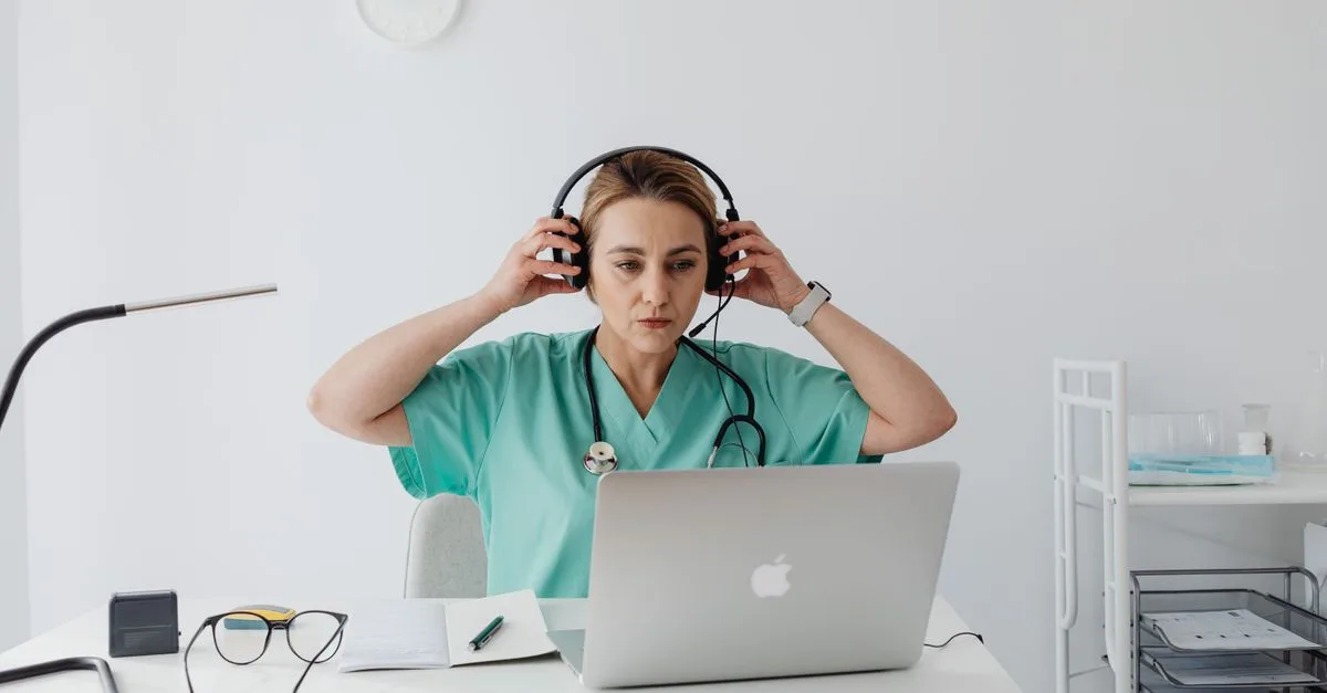 découvrez notre plateforme de santé en ligne, votre solution complète pour un suivi médical personnalisé, des conseils d'experts et un accès facile à vos informations de santé.