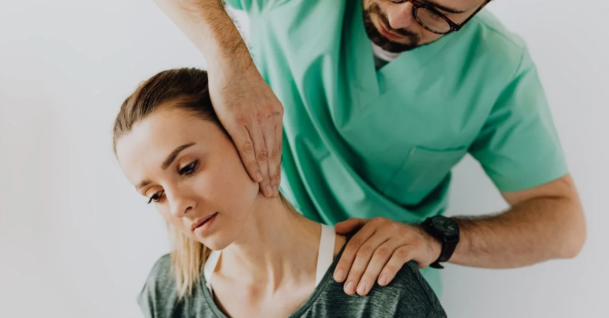 clinique d'ostéopathie offrant des soins personnalisés pour soulager douleurs et améliorer votre bien-être grâce à des techniques manuelles efficaces.