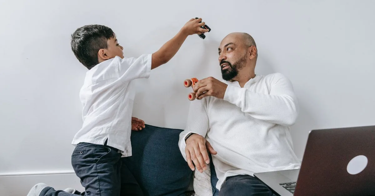 améliorez la communication entre parents et enfants adultes grâce à des conseils pratiques et des stratégies efficaces pour renforcer les liens familiaux.