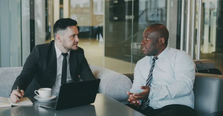 découvrez nos solutions innovantes conçues spécialement pour les professionnels afin d'optimiser votre productivité et faciliter votre quotidien.