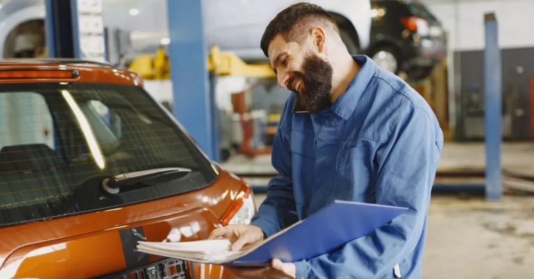 assurance automobile et entretien : protégez votre véhicule tout en optimisant sa performance grâce à nos conseils et solutions adaptées.