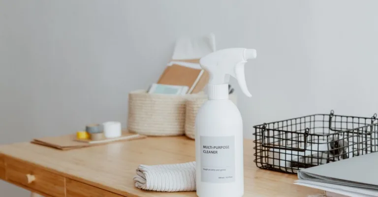 découvrez comment préparer un nettoyant multi-usage maison, économique et facile à réaliser, avec des ingrédients simples du quotidien.